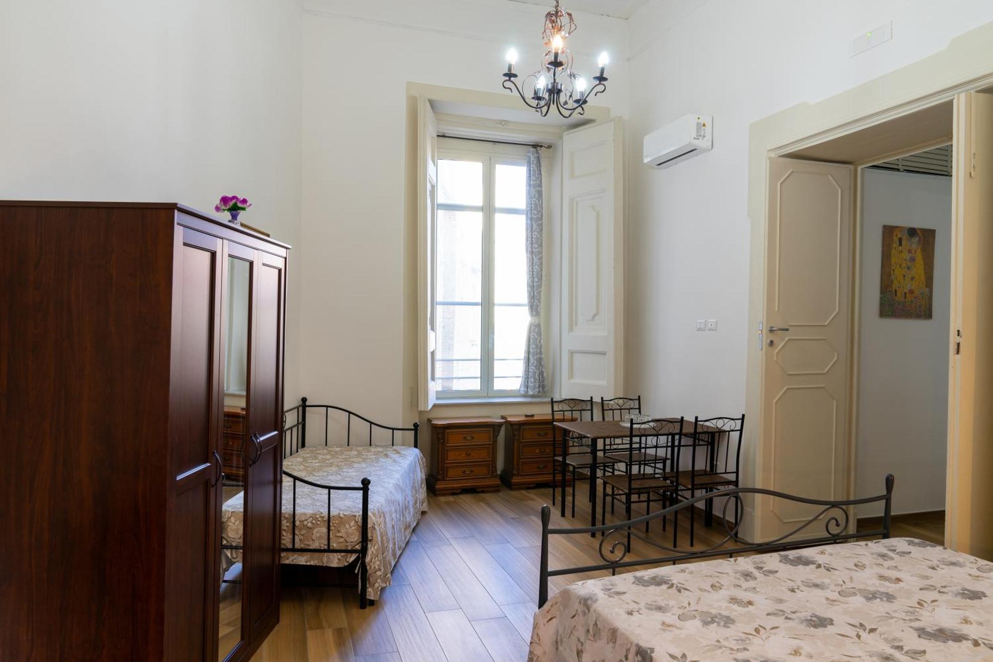 B&B Palazzo Sersale Napoli Exterior photo