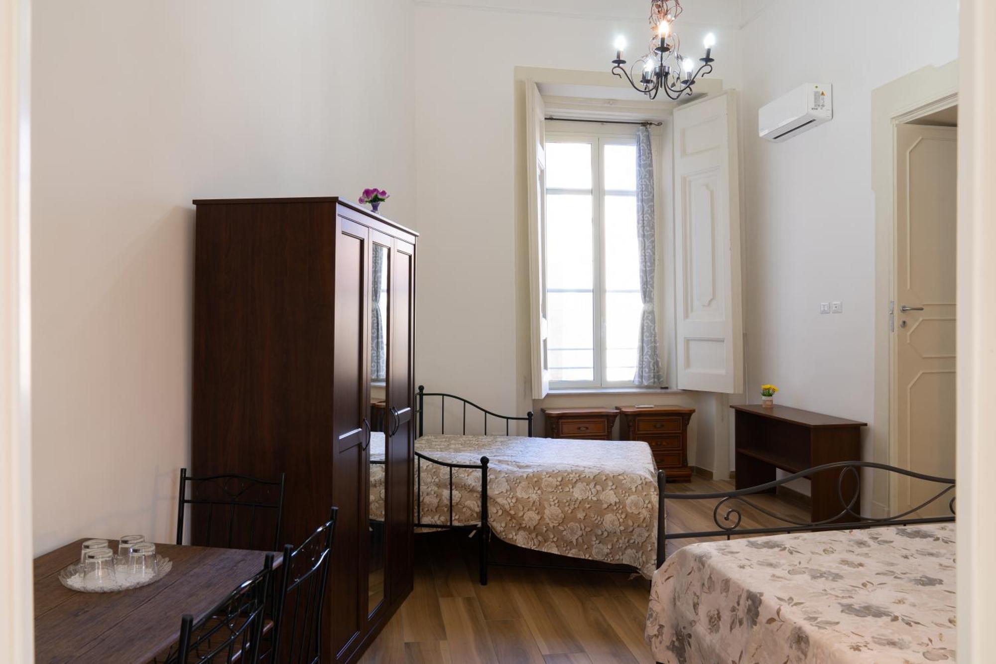 B&B Palazzo Sersale Napoli Exterior photo